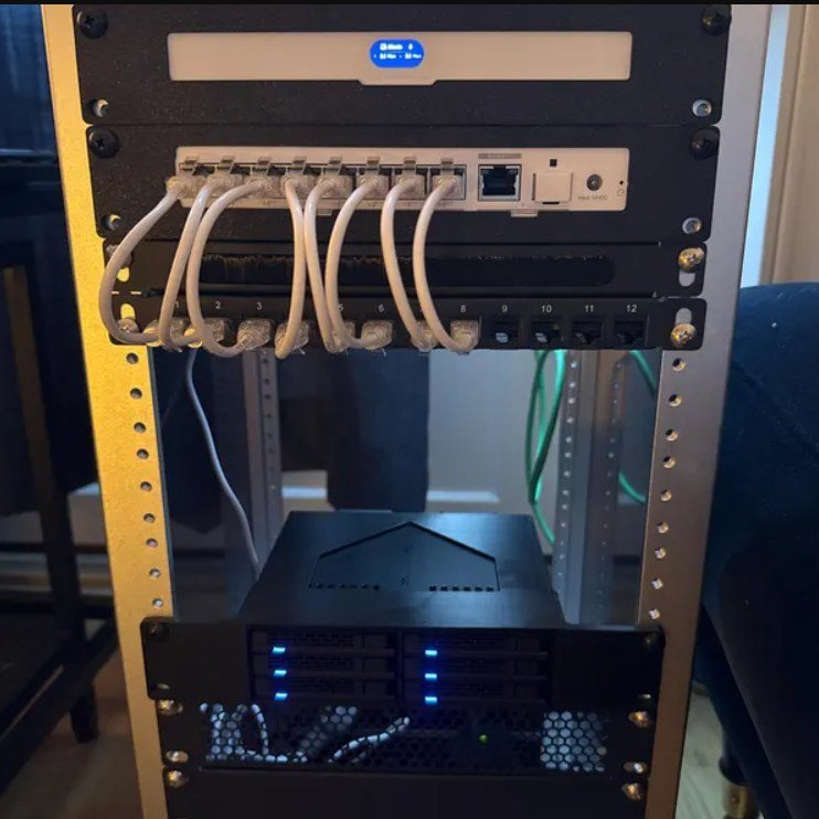 Customer rack: UniFi UCG Fiber, USW-Flex-2.5G-8-PoE and an ICY Dock drive caddy